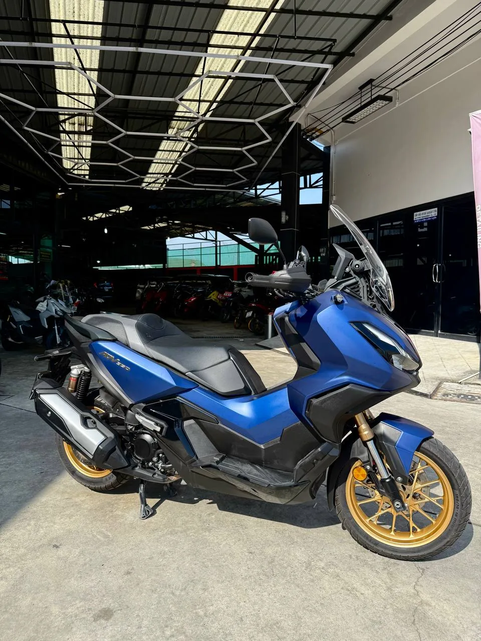 Honda ADV 350 2025 — Foto 2
