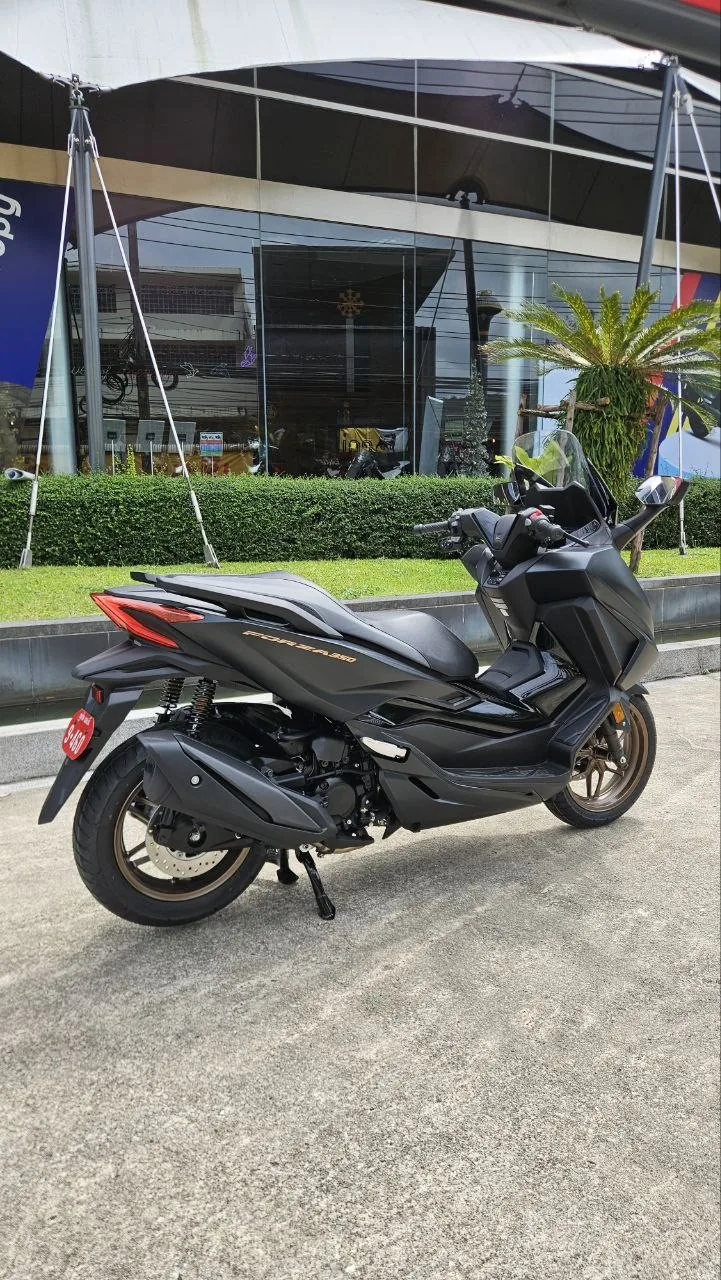 Honda Forza 350 2024 — Foto 2