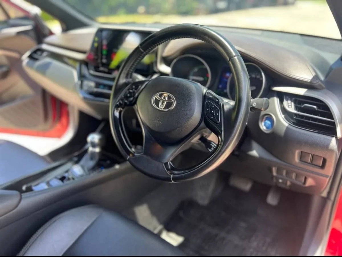Toyota C-HR 2020 — Foto 4