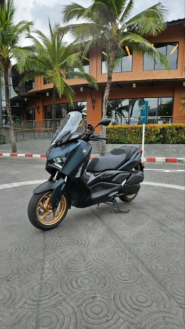 Yamaha XMAX 300 2023 — Foto 4