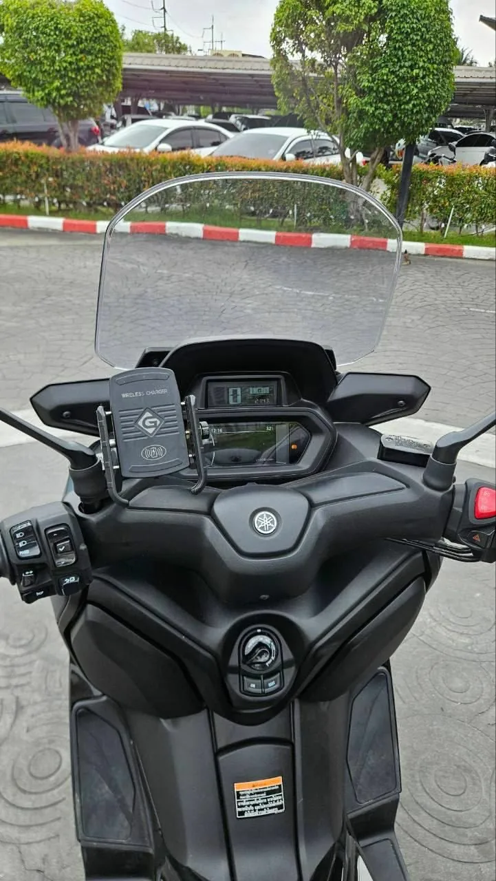 Yamaha XMAX 300 2023 — Foto 3